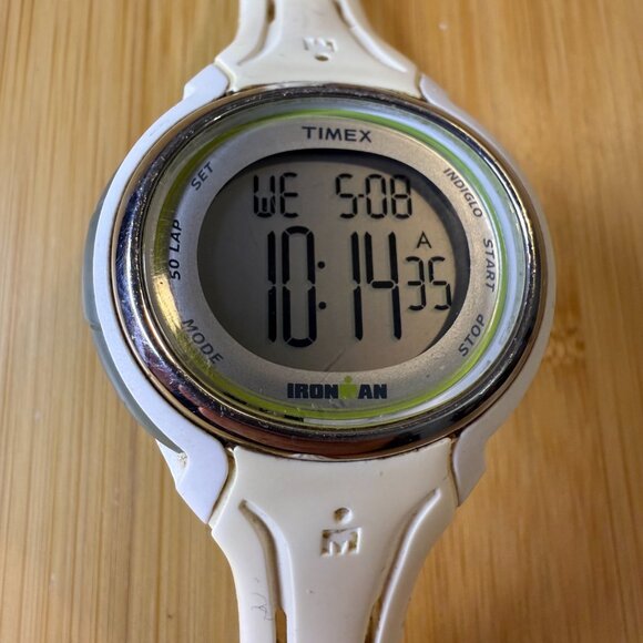 Vintage Timex Ironman Triathlon 50-Lap White Silicone Sport Watch, 38mm - Picture 3 of 4